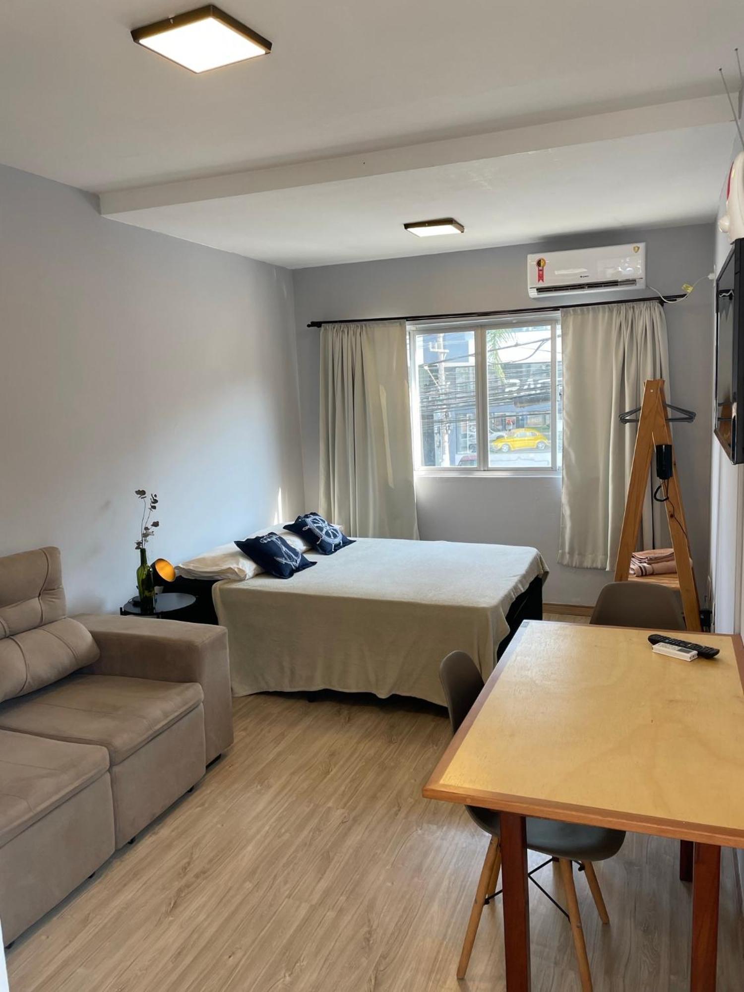 Studio Reformado No Centro Com Garagem, A 2min Praia